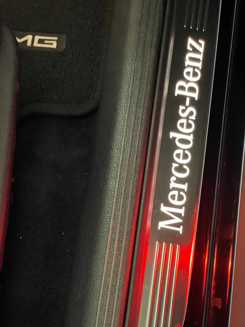 Mercedes-Benz GLC 250 GLC 250 4Matic 9G-TRONICAMG Line Schwarz - 2