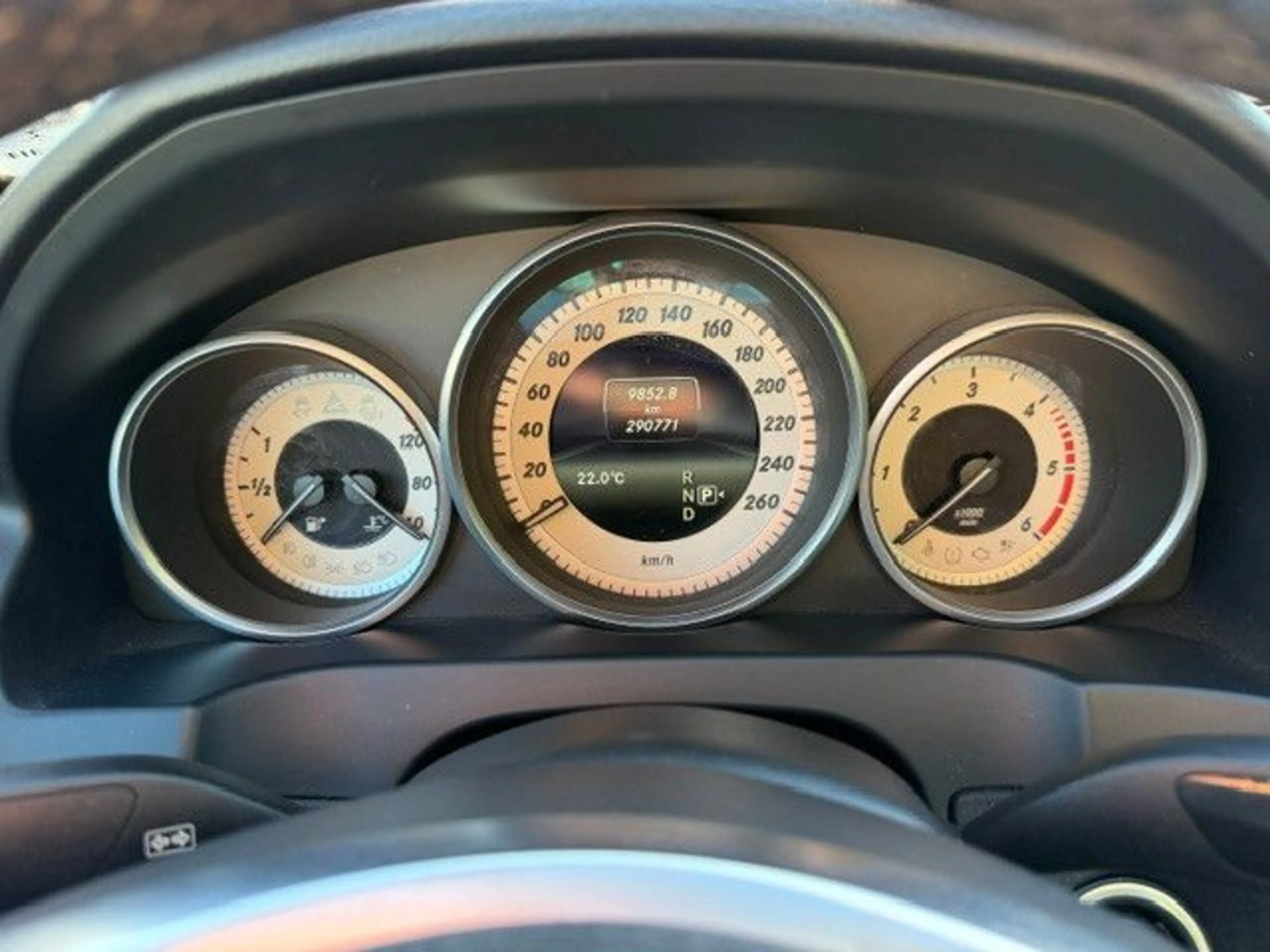 Mercedes-Benz E 350 E Coupe AMG-LINE ! PANORAMA! KAMERA ! EU6! — photo 27