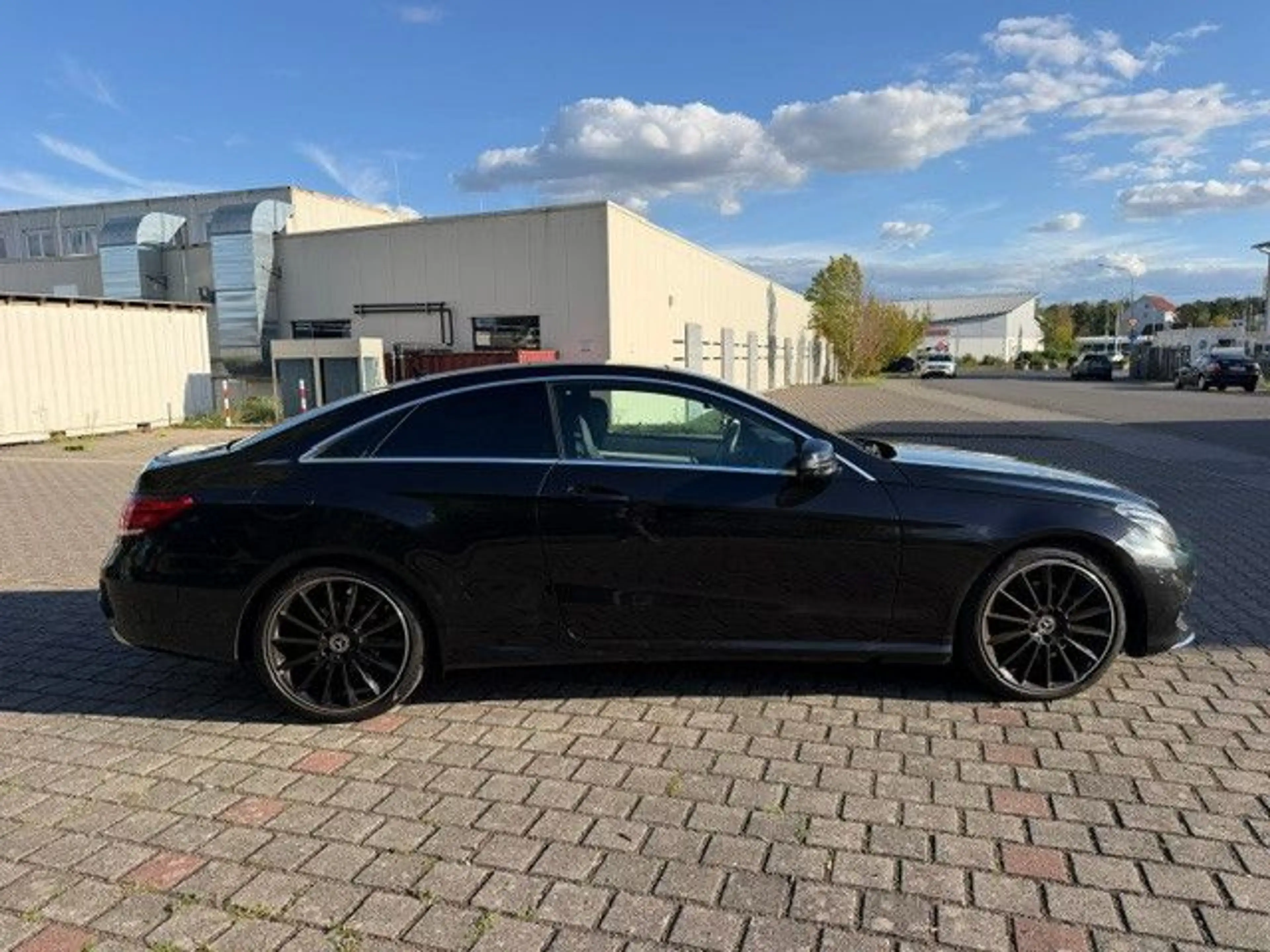 Mercedes-Benz E 350 E Coupe AMG-LINE ! PANORAMA! KAMERA ! EU6! — photo 2