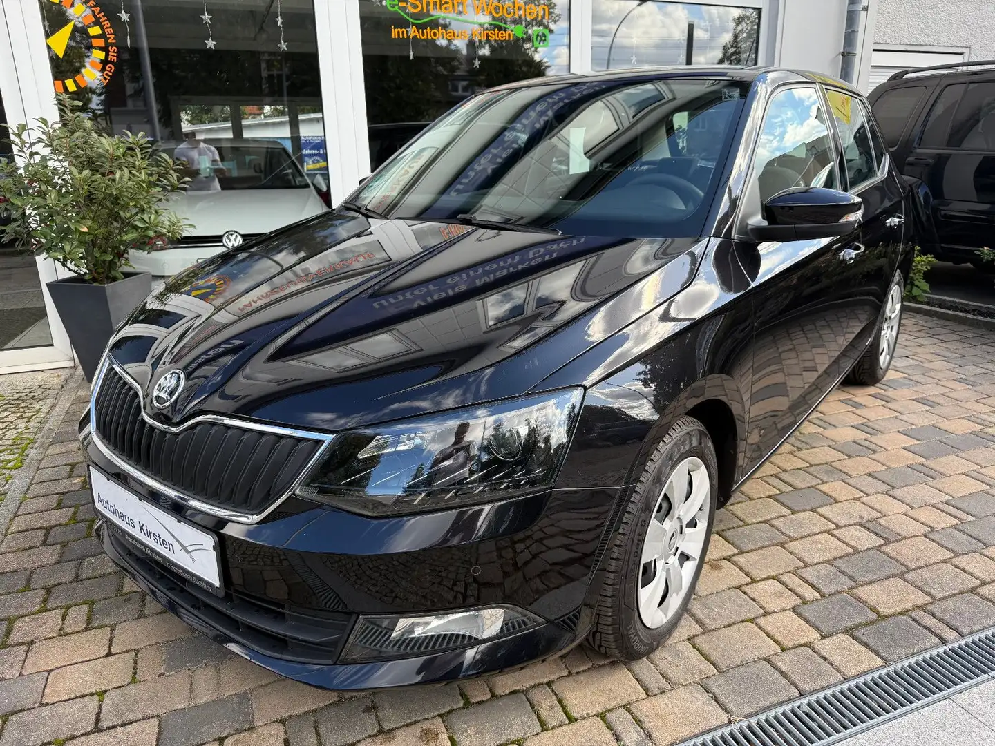 Skoda Fabia 1.0 DSG SHZ/PDC/Klima/Tempomat/Garantie Schwarz - 1