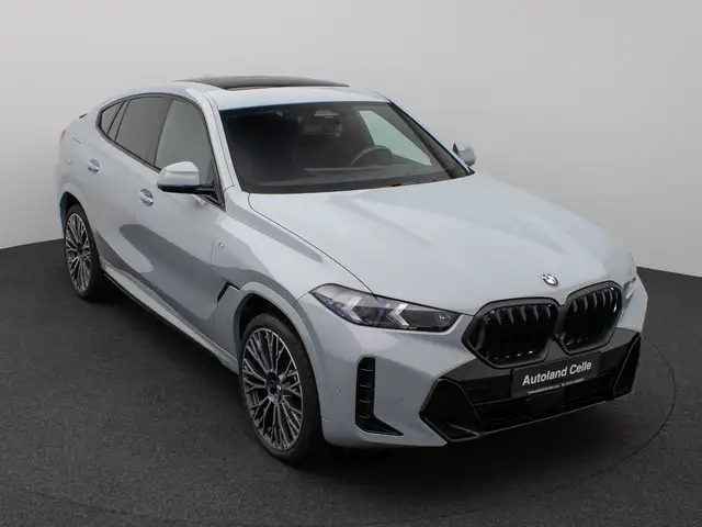 BMW X6 view 3
