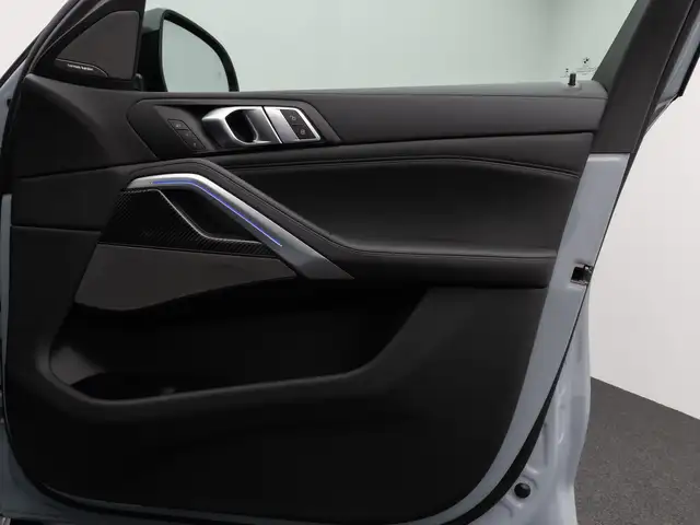 BMW X6 view 30