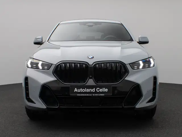 BMW X6 view 2