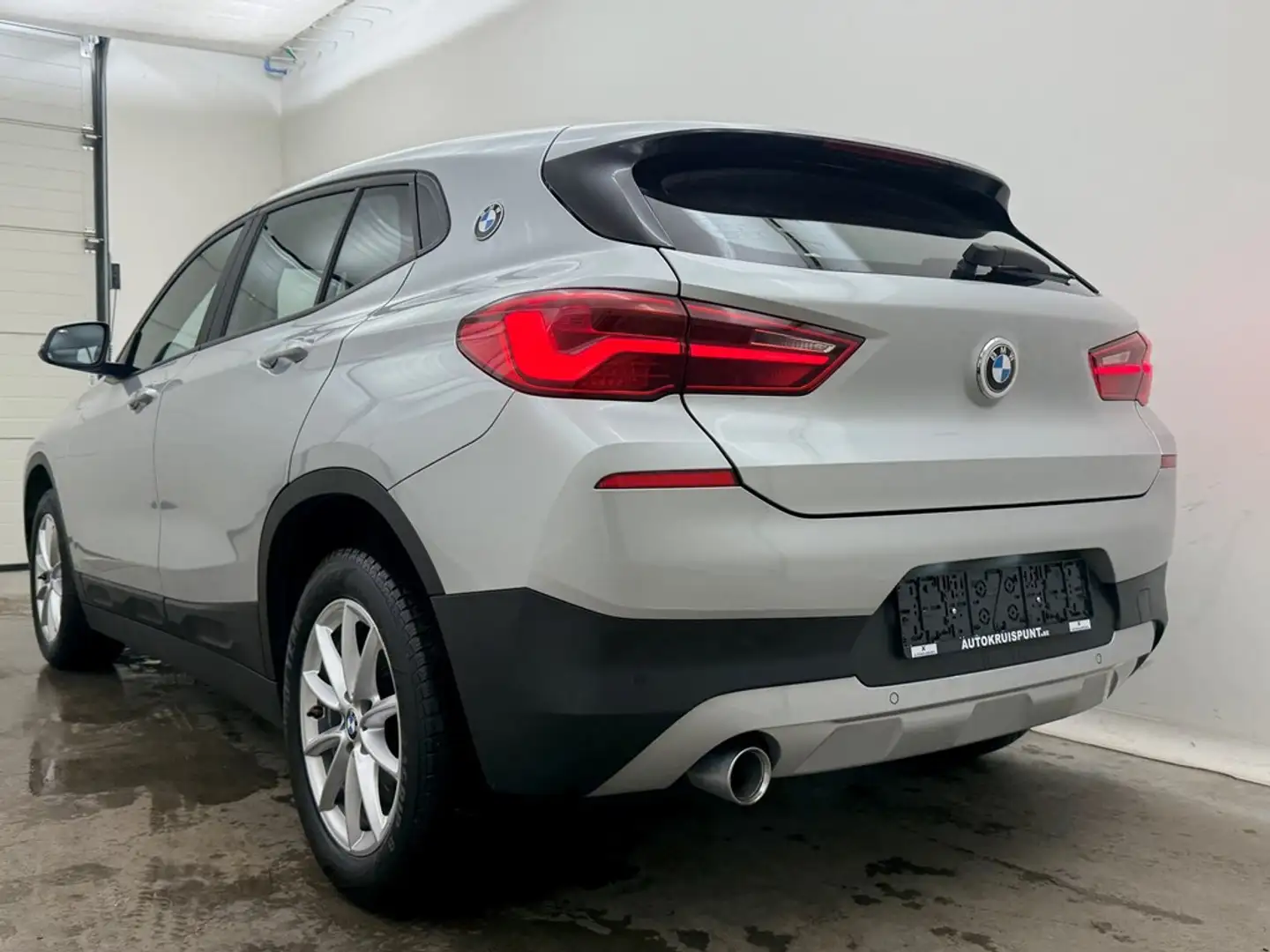 BMW X2 sDrive16d AUT. Leder GPS Airco Alu Led Zilver - 2