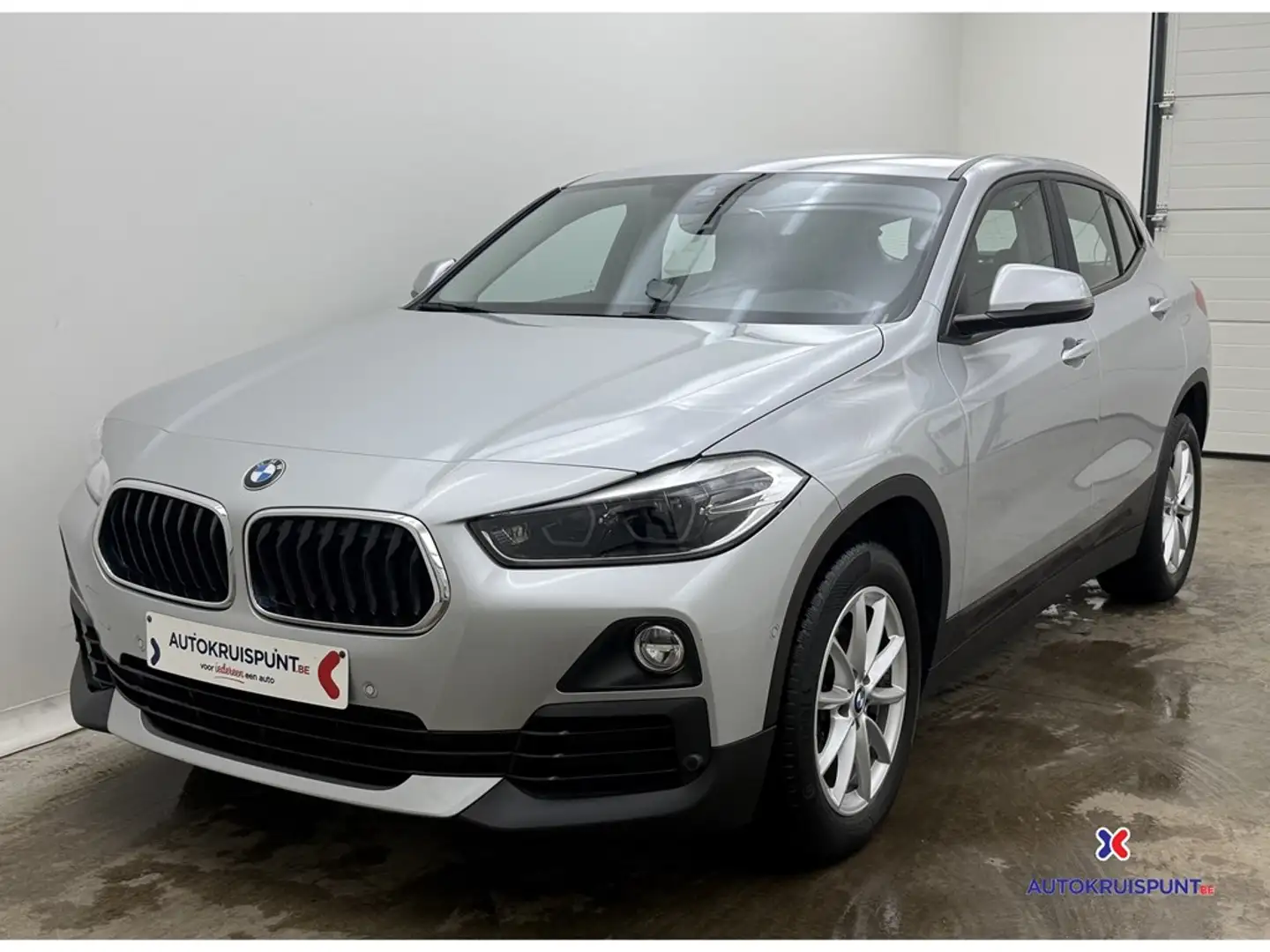 BMW X2 sDrive16d AUT. Leder GPS Airco Alu Led Zilver - 1