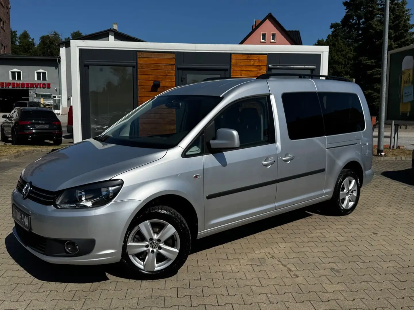 Volkswagen Caddy Kombi Maxi DSG *7-SITZ*NAVI*TOP*PDC*72TKM* Silber - 1