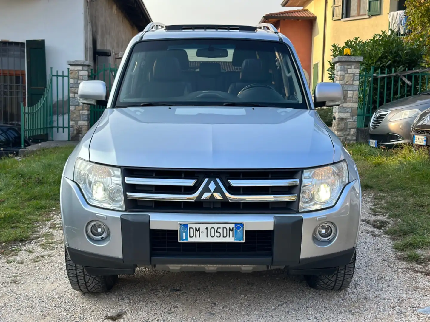 Mitsubishi Pajero Pajero 3.2 DI-D 16V aut. 5p. Instyle DPF Plateado - 2