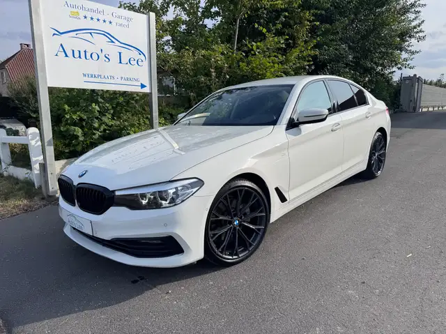 BMW 520 520iA Sport Line/M interieur/keyless/carplay/led koplampen/bmw historiek/…