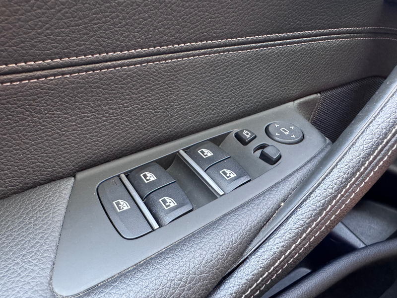 BMW 520 520iA Sport Line/M interieur/keyless/carplay/led koplampen/bmw historiek/… — photo 8