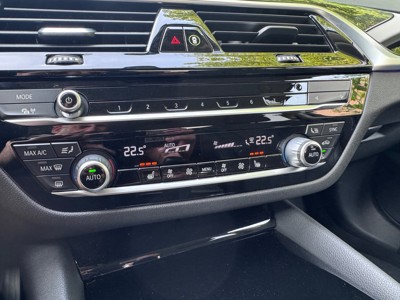 BMW 520 520iA Sport Line/M interieur/keyless/carplay/led koplampen/bmw historiek/… — photo 13