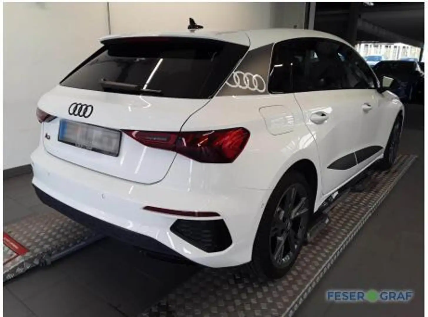 Audi A3 45 TFSI e S line Int/Matrix/R-Kamera/18 Zoll Bianco - 2