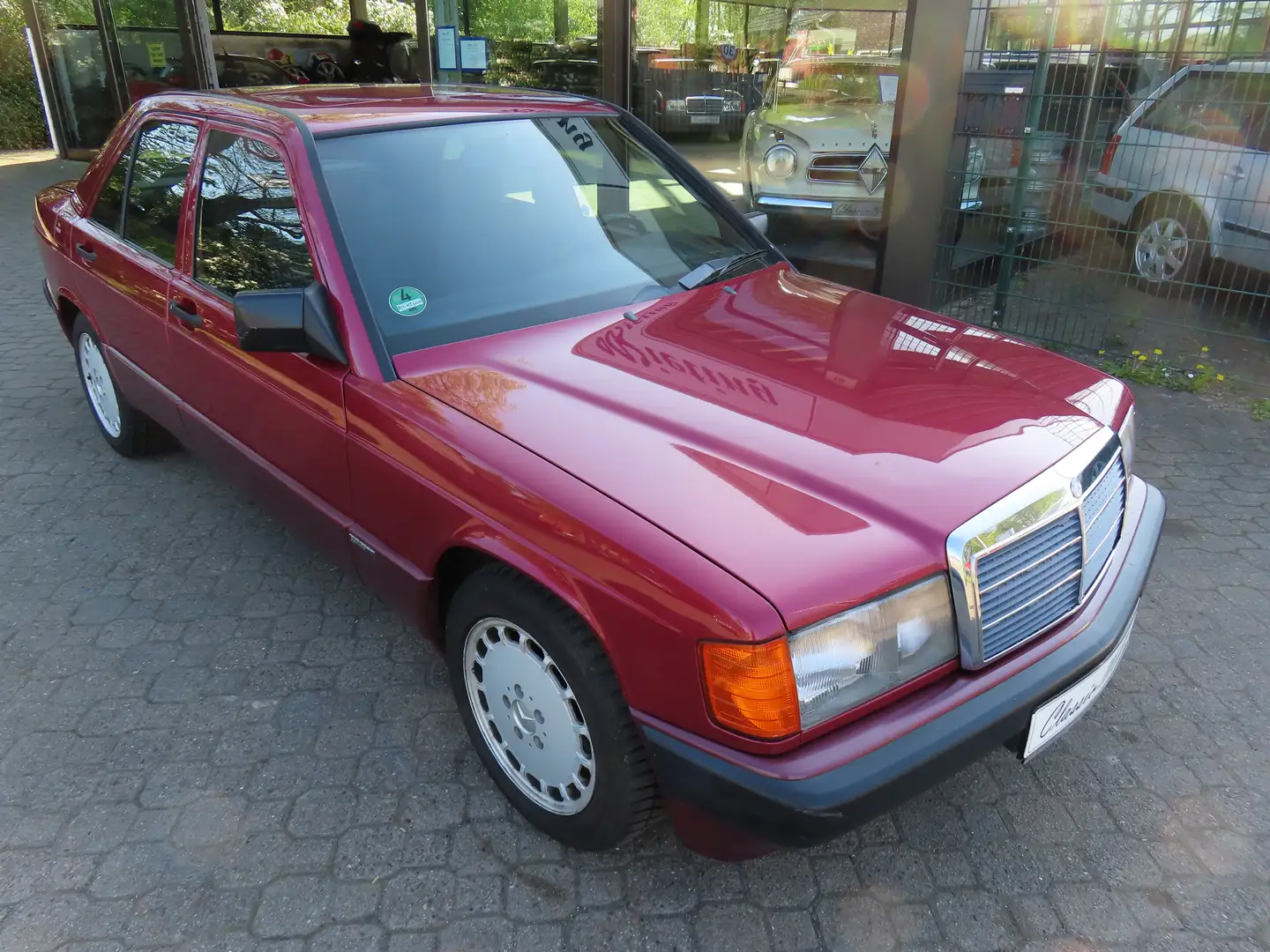 Mercedes-Benz 190 E 1.8 Sportline *1.Hand*nur 145 TKM*HU neu*eSSD* Красный - 1
