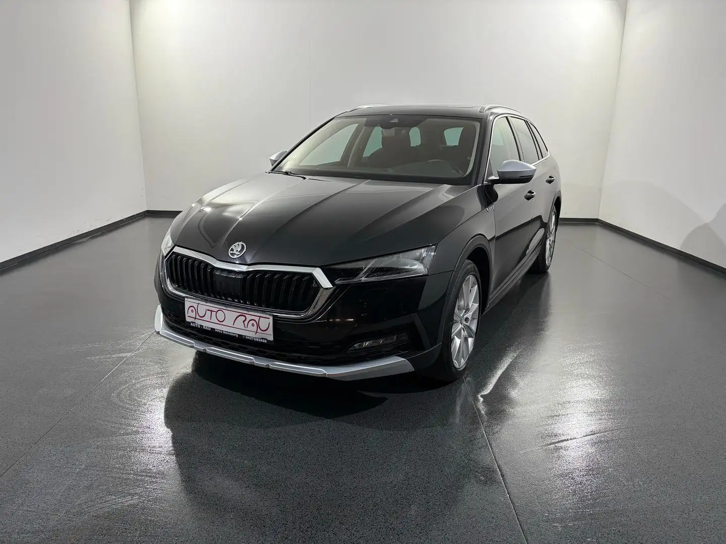 Skoda Octavia Scout 2.0 TDI 4x4 DSG *AHK*LED*ACC*NAVI* Schwarz - 2