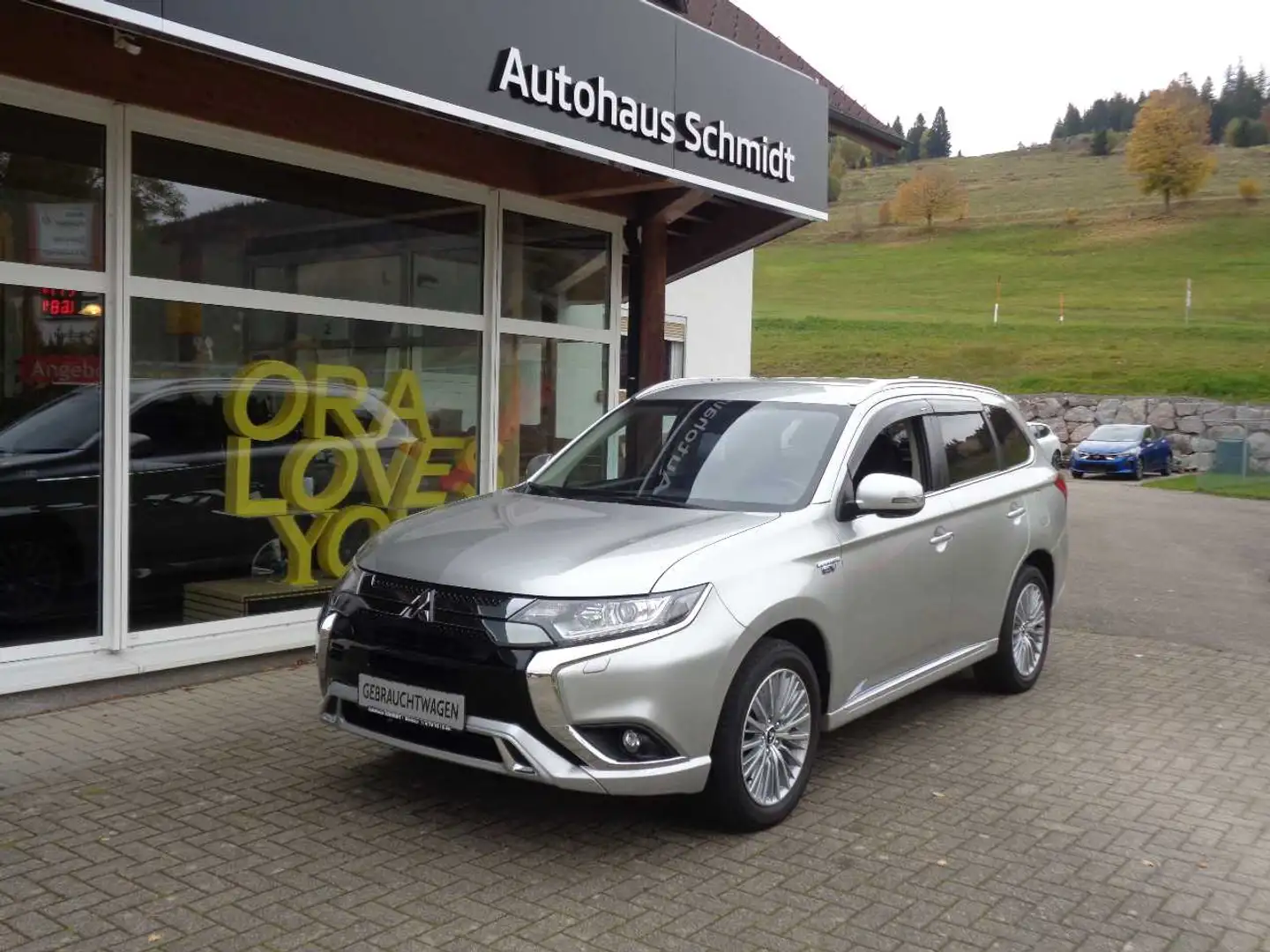 Mitsubishi Outlander Spirit-P. 2.4 4WD Silber - 2