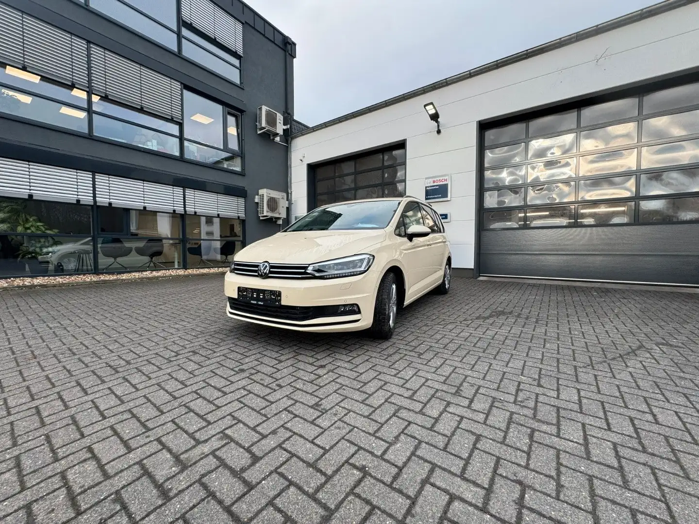 Volkswagen Touran 2.0 TDI SCR DSG Trendline - 1