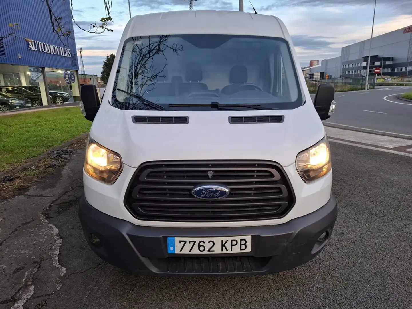 Ford Transit 310 96kW L3H2 Van Trend Delantera Blanco - 2