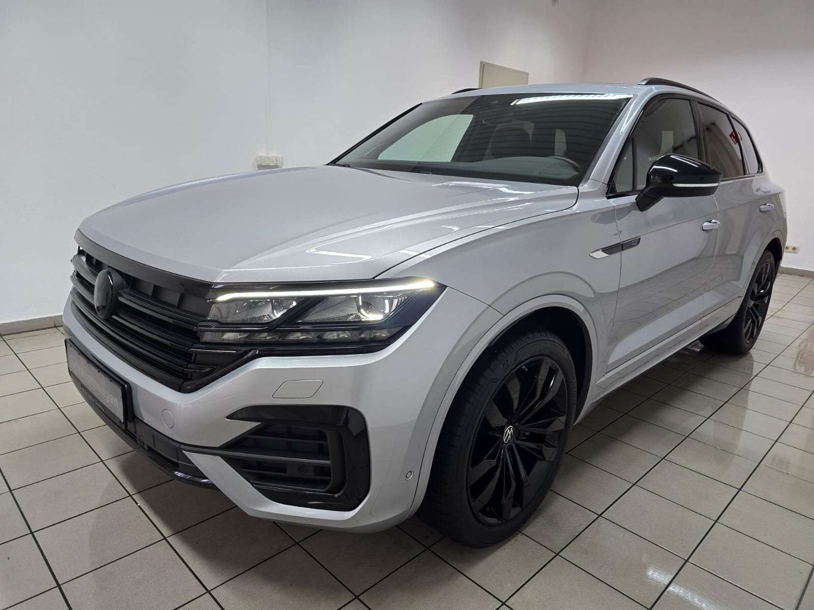 Second hand Volkswagen Touareg 3.0 TDI