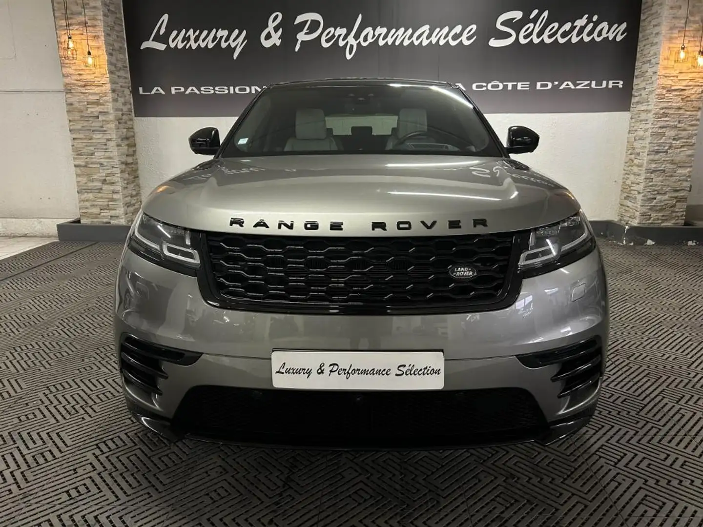 Land Rover Range Rover Velar 3.0 V6 D300 HSE First Édition - 95000km - Full options Gris - 2