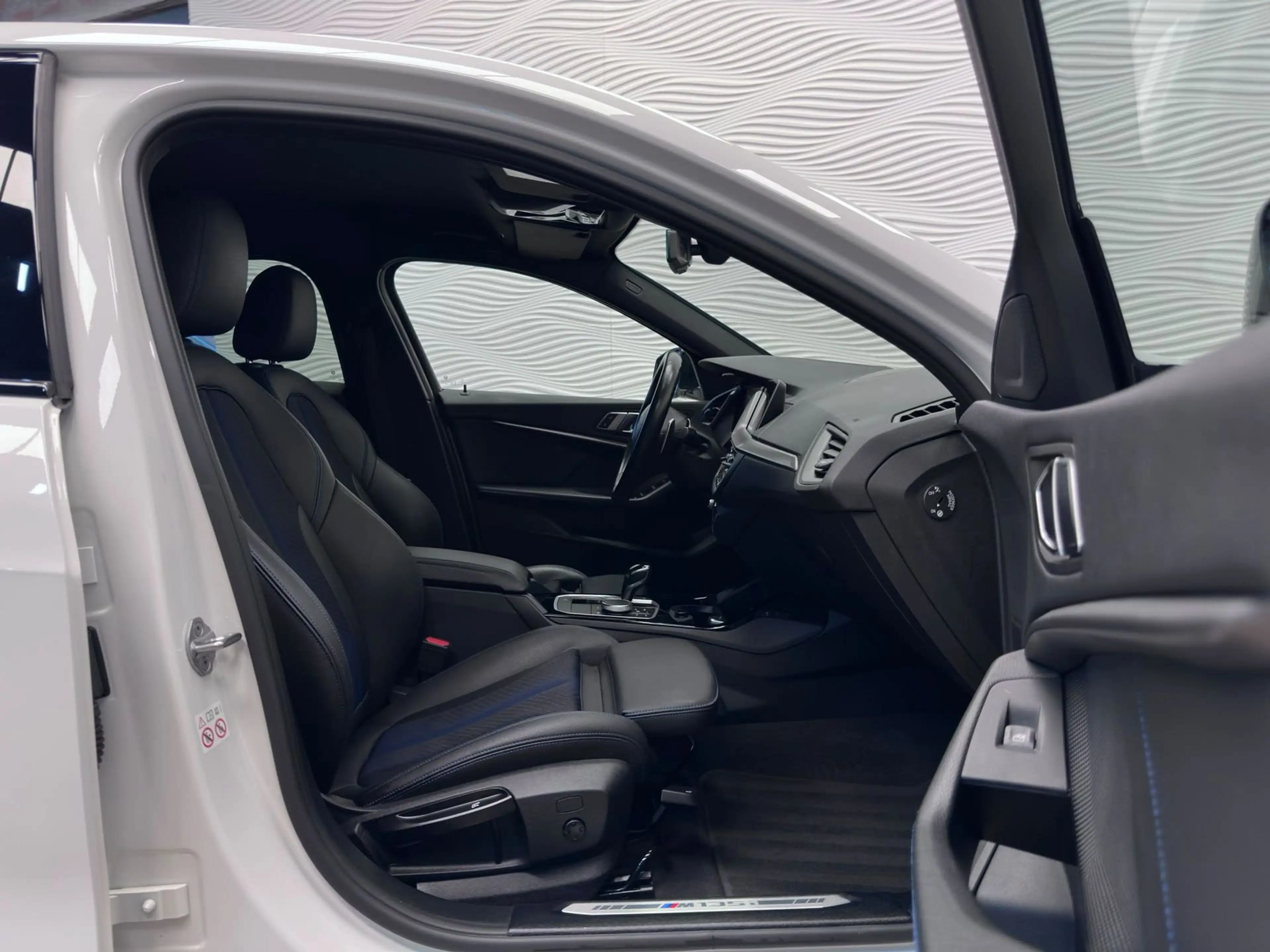 BMW 135 M135i*XDRIVE*HEAD UP*CARPLAY*306 PK* — photo 19