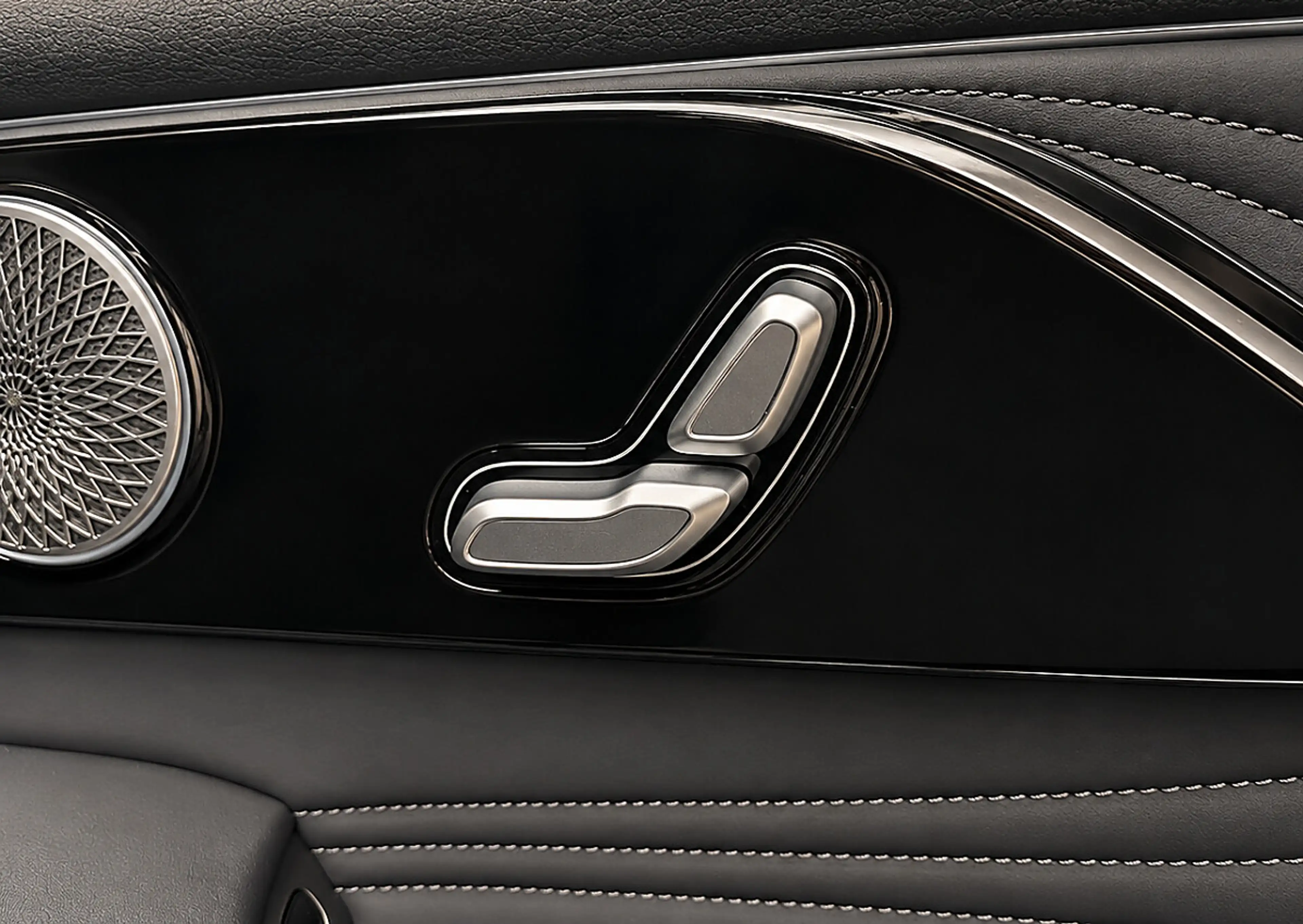 Omoda 9 PHEV 1.5TGDi SHS Aut. Premium-Line AWD — photo 12