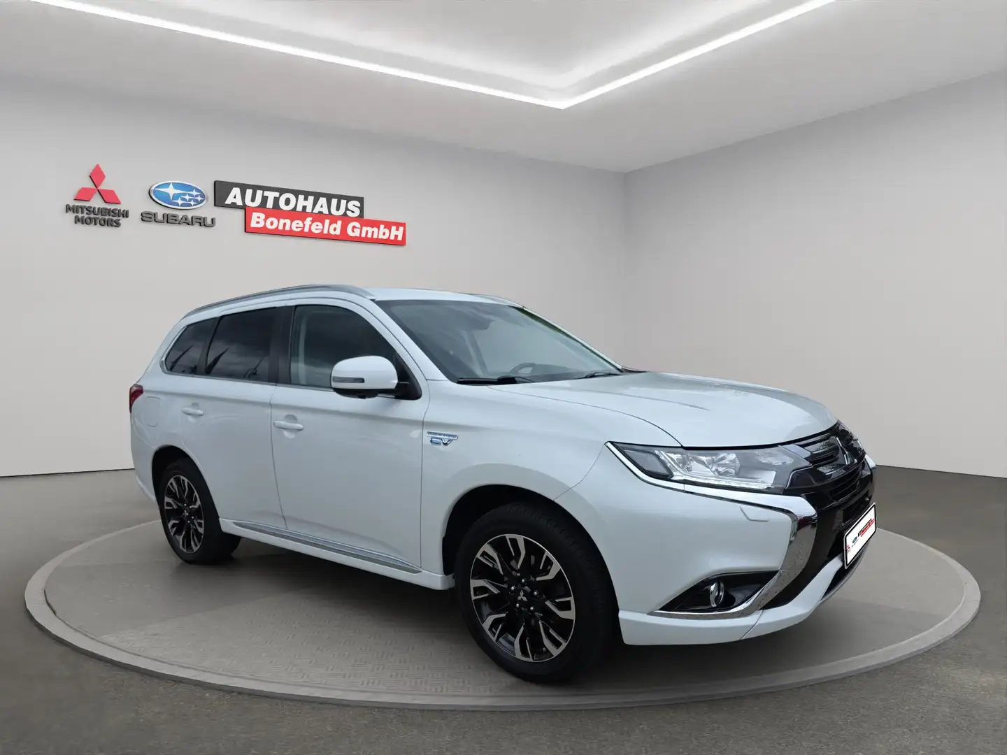 Mitsubishi Outlander PHEV Plus 4WD AHK RFK LED Wit - 2