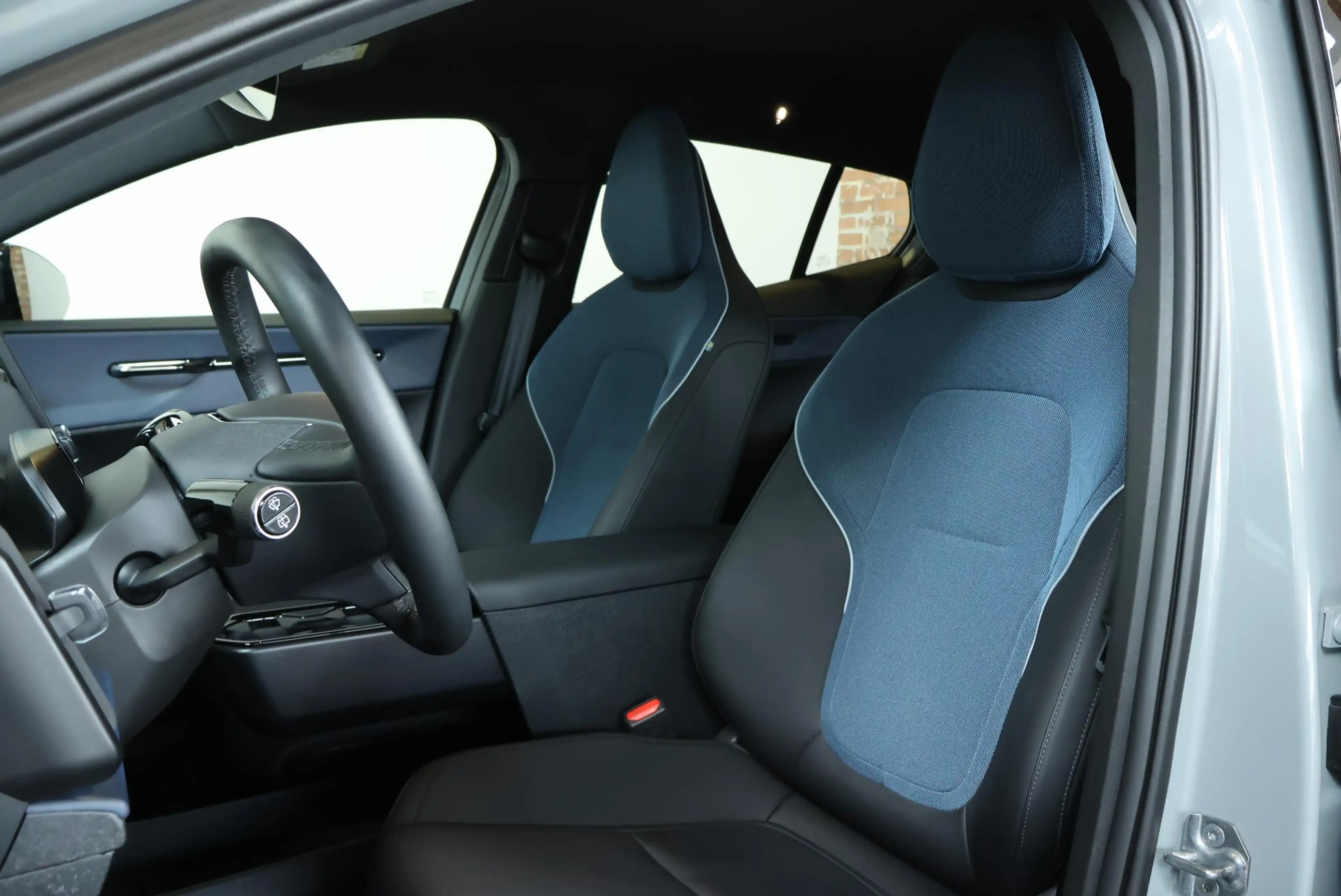 Volvo EX30 Single Motor Extended Range Plus 69 kWh | Stoel en — photo 10