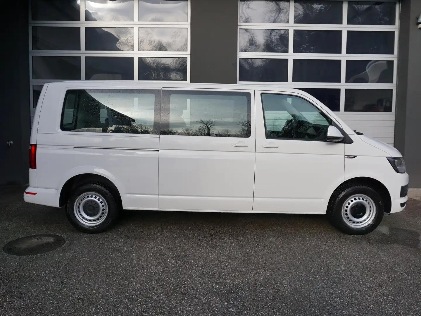 Volkswagen T6 Kombi Kombi lang Weiß - 2