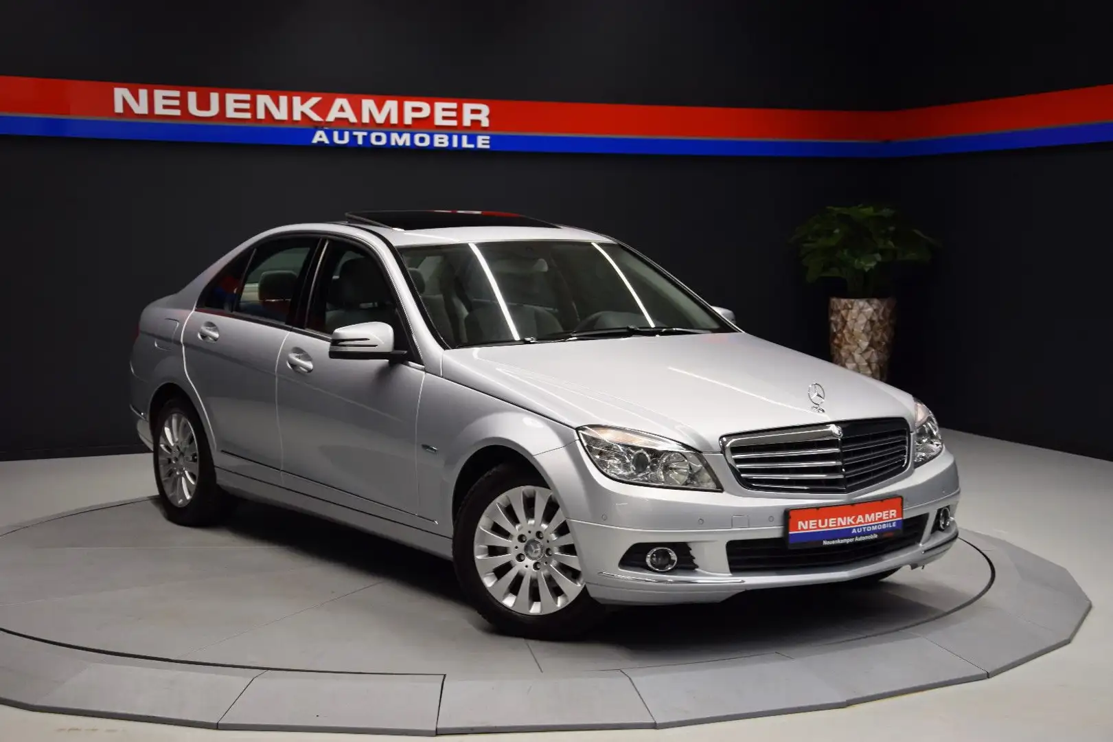Mercedes-Benz C 180 CGI Elegance Limousine Automatik 1. Hand Argento - 1