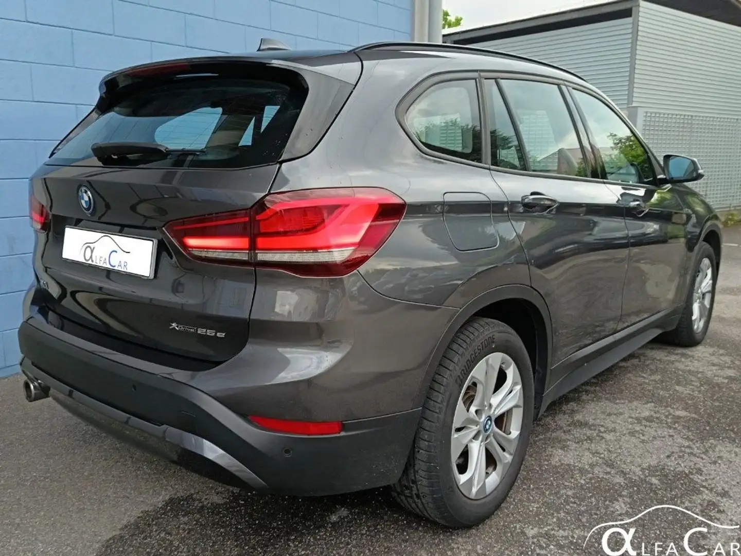 BMW X1 xDrive25e Business Advantage Gris - 2