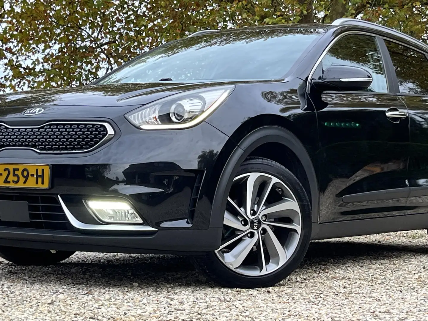 Kia Niro 1.6 GDi Hybrid SportsLine *Vol Opties* Zwart - 2