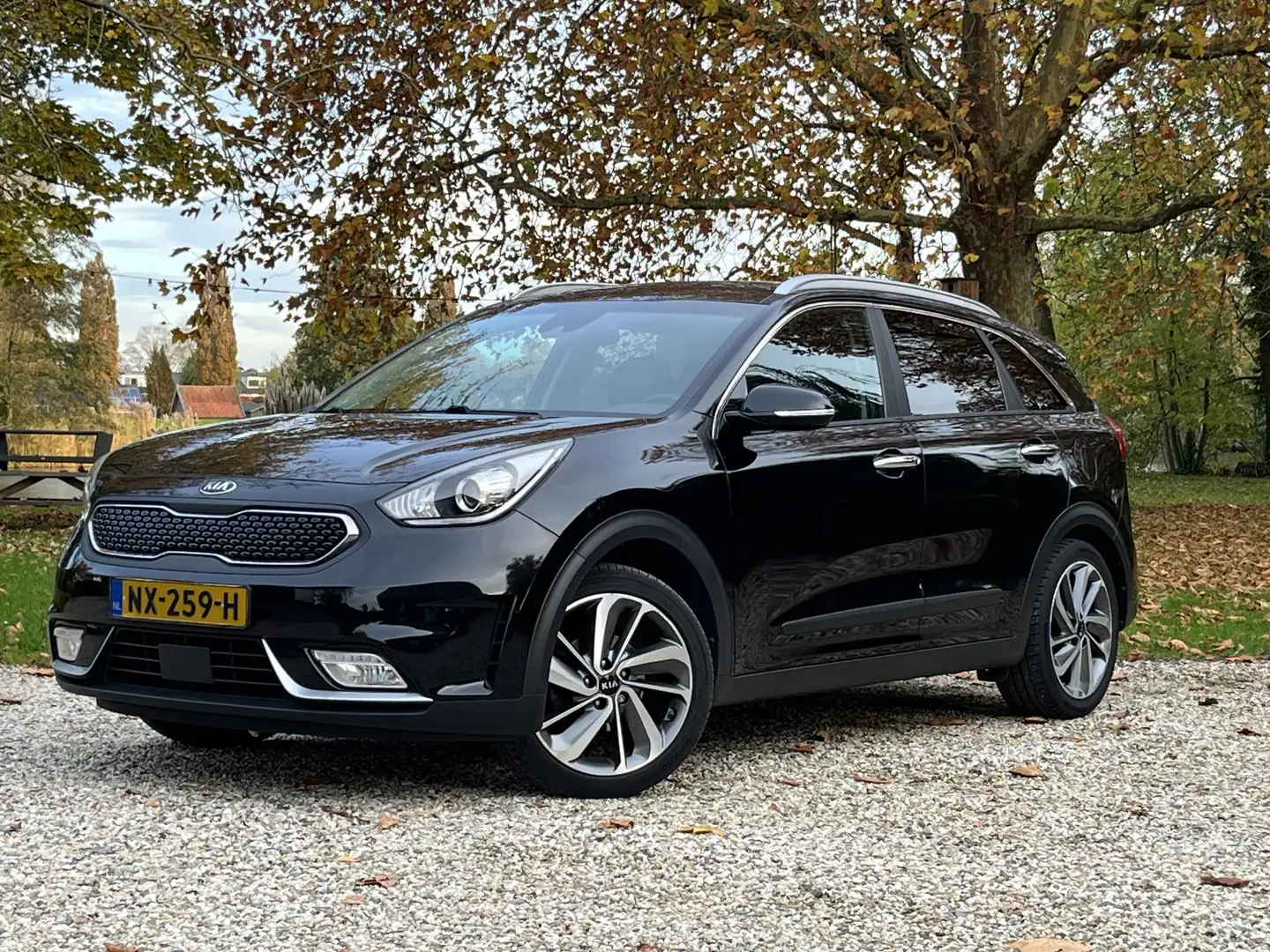 Kia Niro 1.6 GDi Hybrid SportsLine *Vol Opties* Zwart - 1