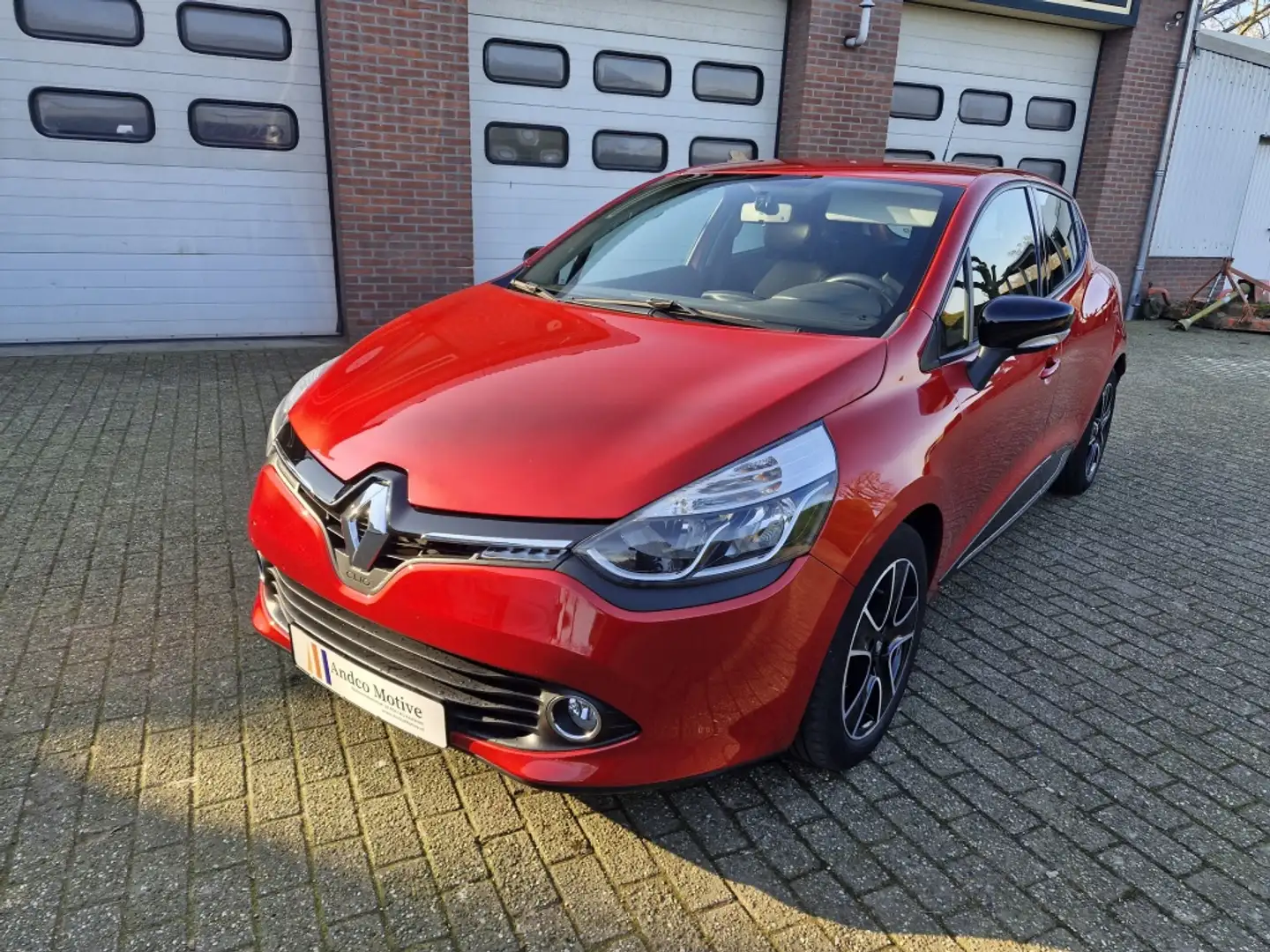 Renault Clio 0.9 TCe Expression Rood - 1