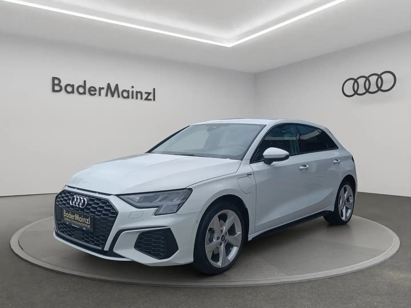 Audi A3 Sportback 1.4 TFSIe S Line SHZ DAB Weiß - 1