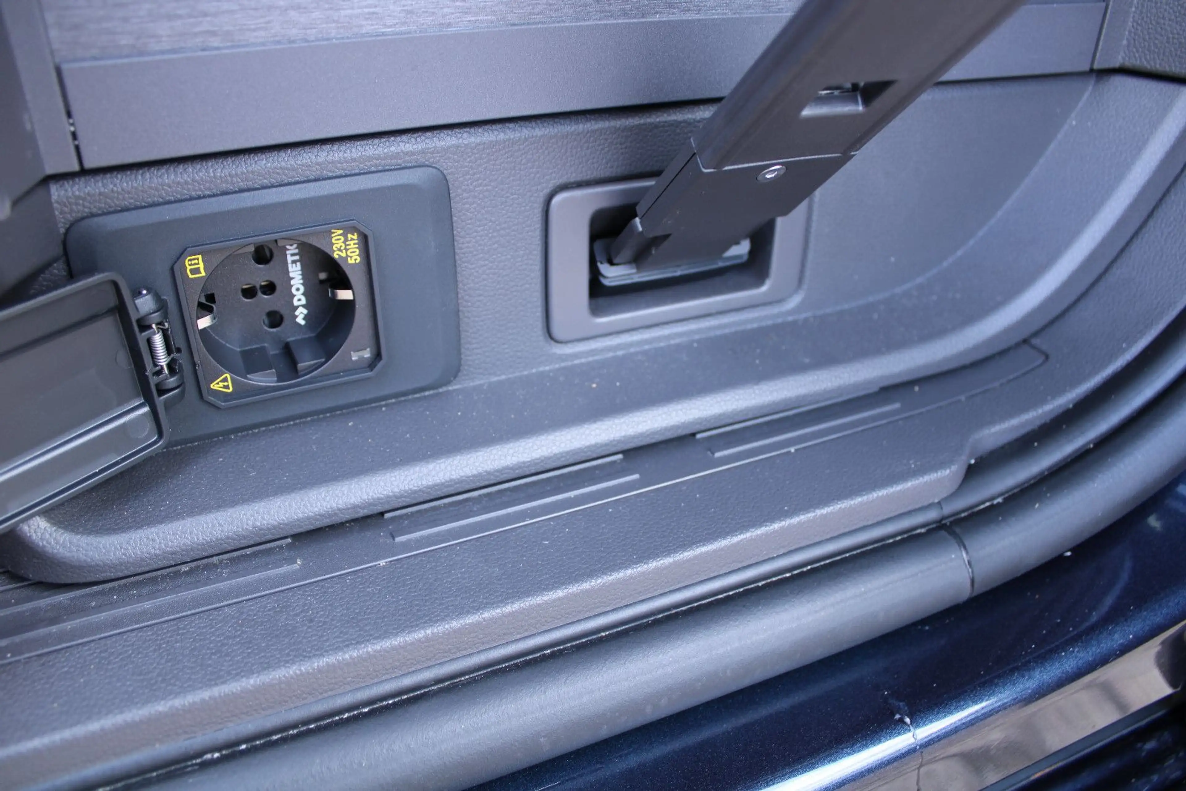 Volkswagen T7 California eHybrid 4MOTION DSG "OCEAN" — photo 40