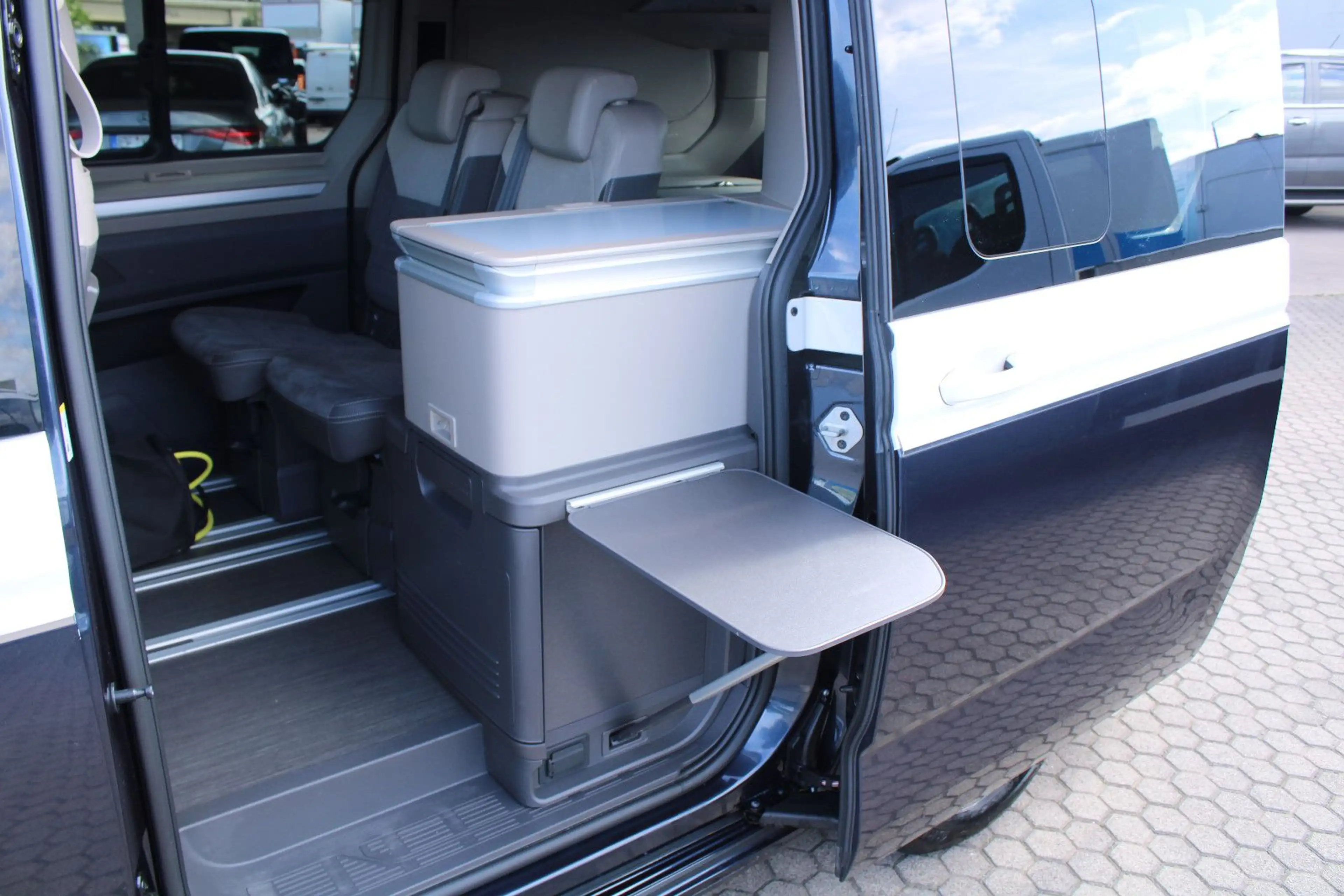 Volkswagen T7 California eHybrid 4MOTION DSG "OCEAN" — photo 12