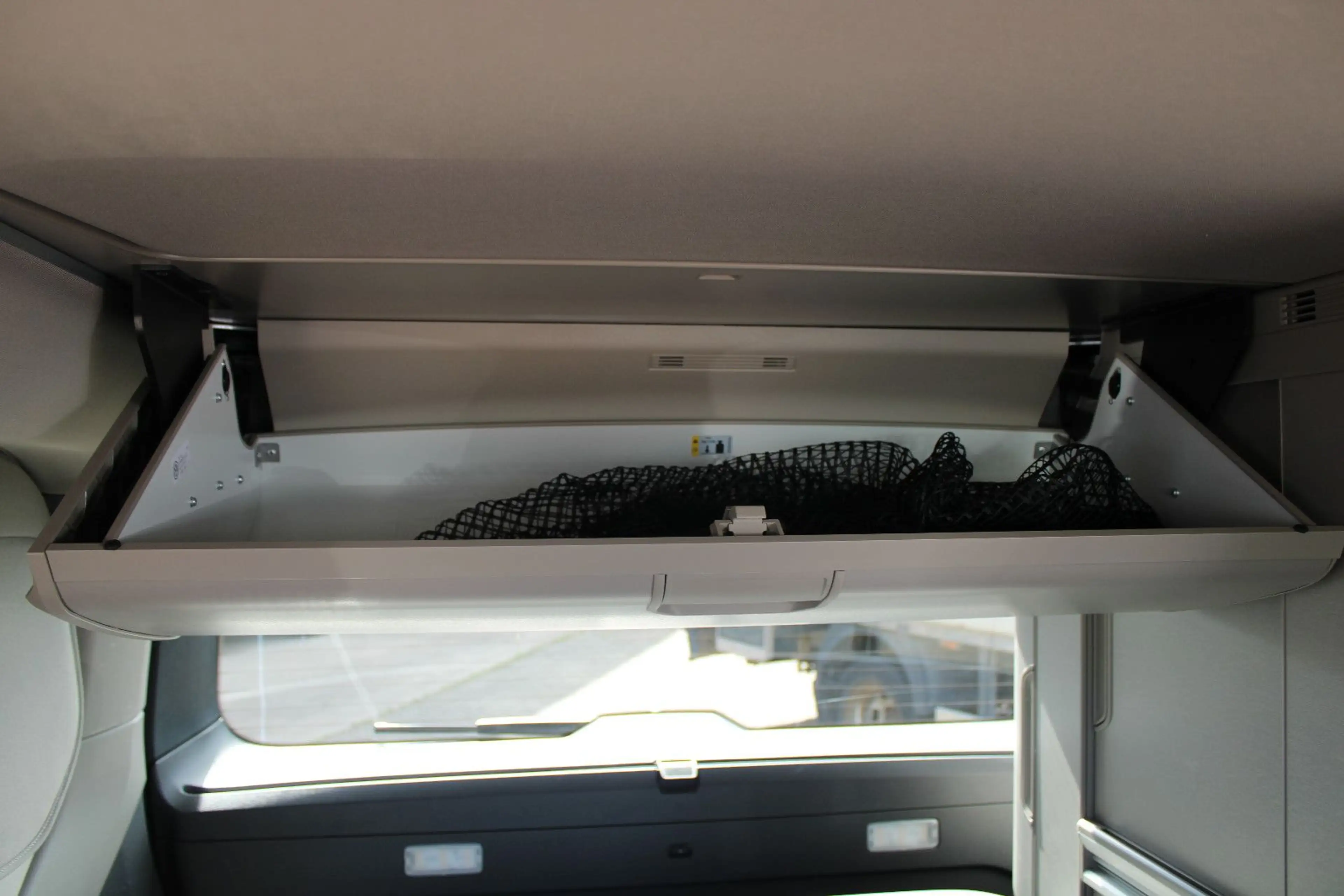 Volkswagen T7 California eHybrid 4MOTION DSG "OCEAN" — photo 13