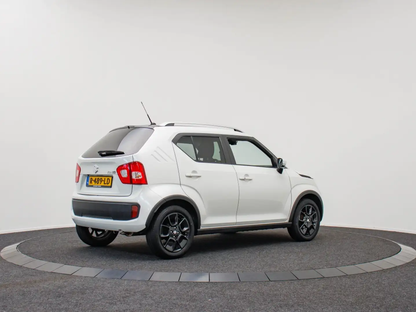 Suzuki Ignis 1.2 Stijl AUTOMAAT | Navi | Camera | Stoelverwarmi Wit - 2