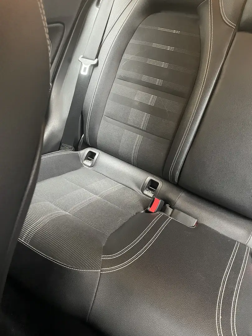 Mercedes-Benz GLA 200 d Sport 4matic auto Grigio - 2