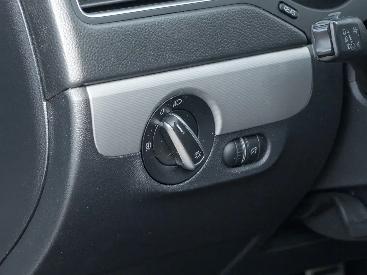 Volkswagen GLI снимка Volkswagen GLI