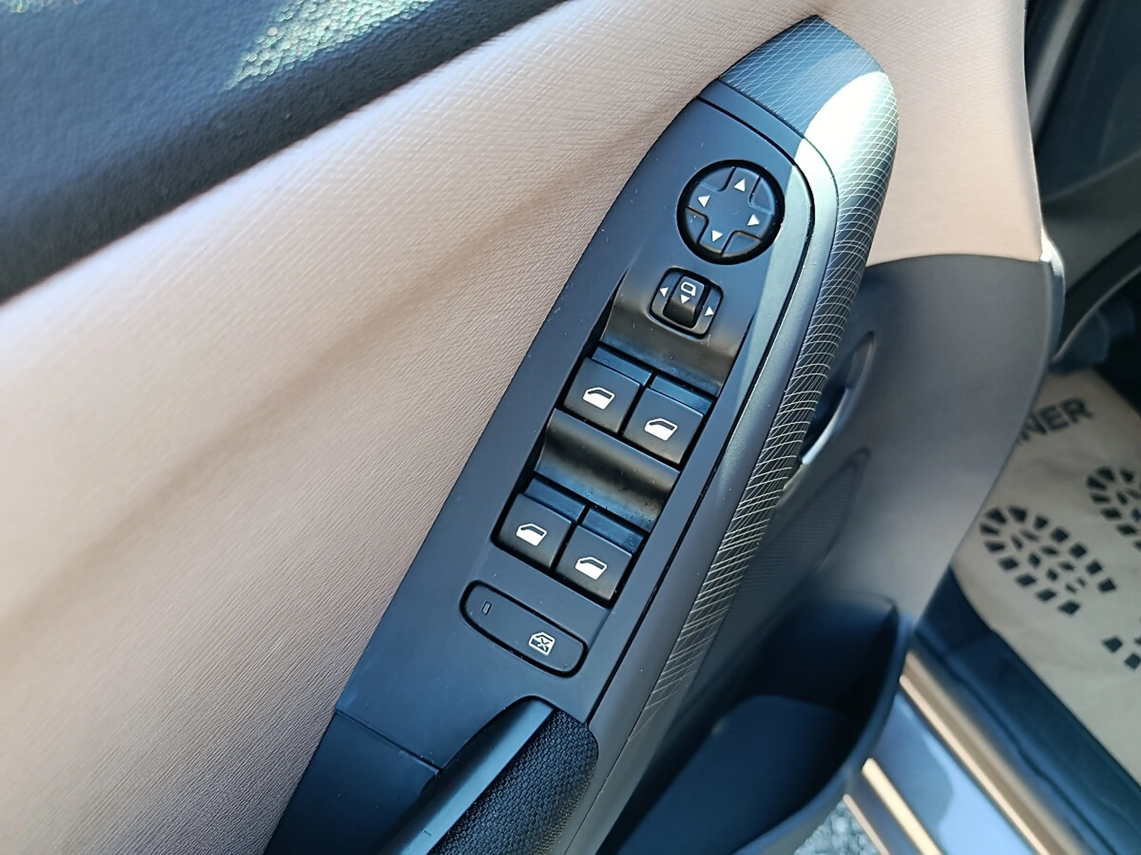 Citroen C4 Picasso BlueHDi 120 Intensive EAT6 Aut. — photo 11