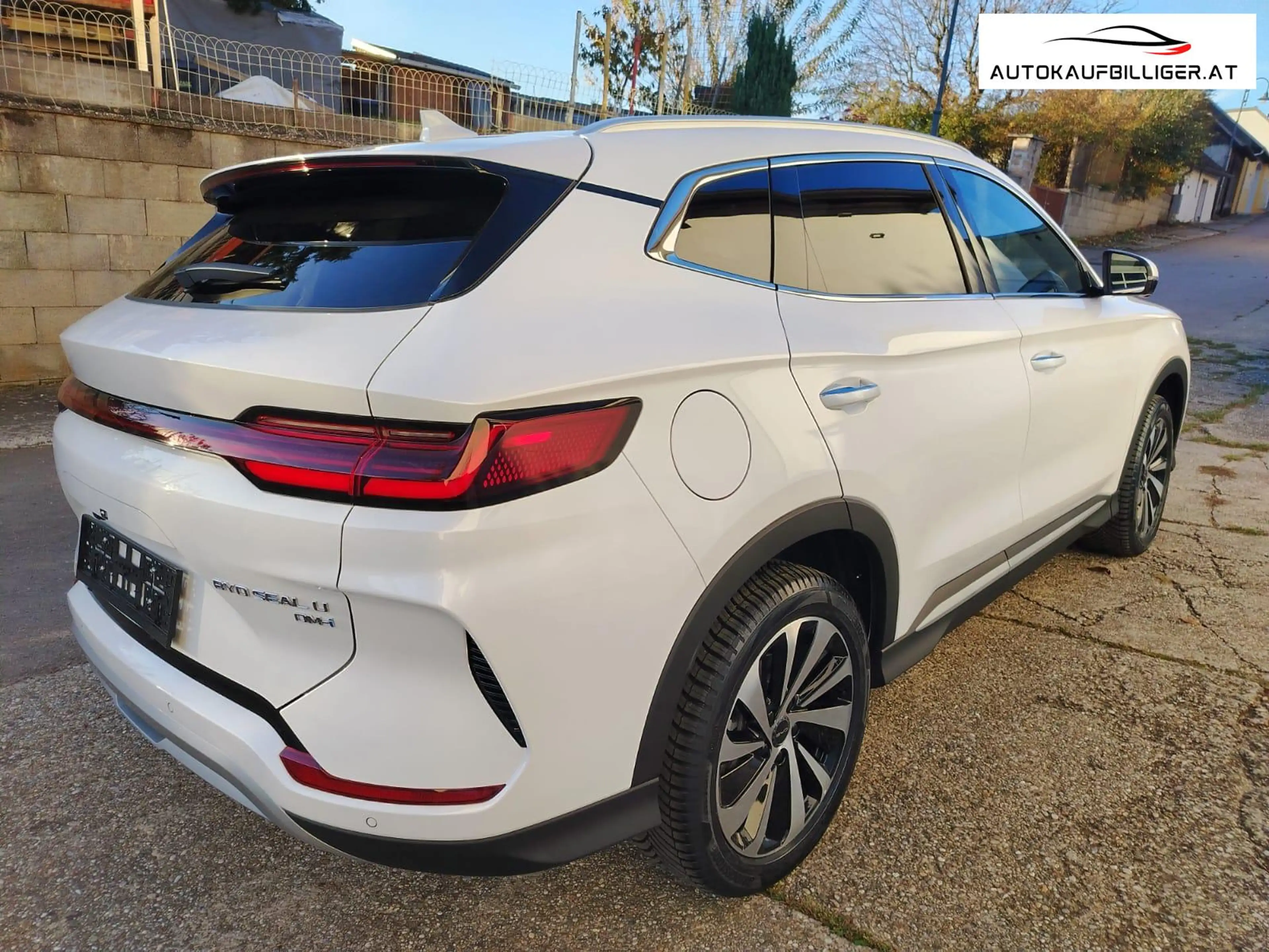 BYD Seal U DM-i Comfort 26,6 kWh *Österreich-Paket**sofort... — photo 8