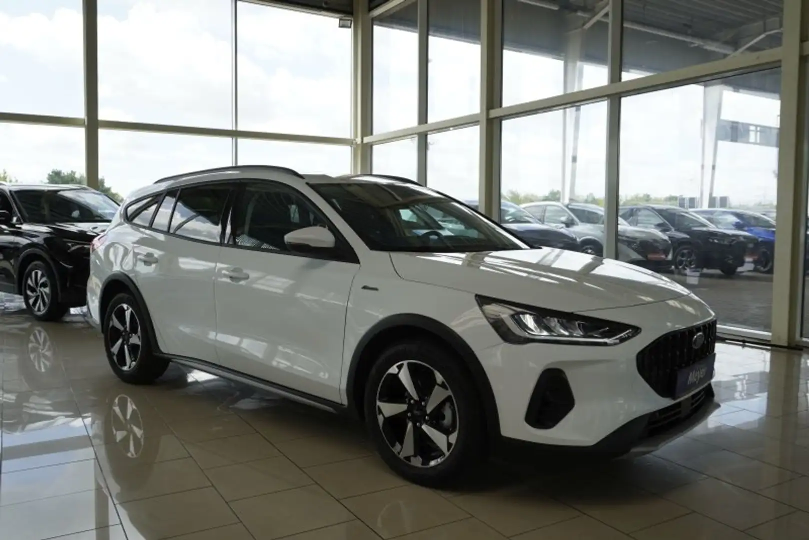 Ford Focus Active X 1,5 115PS aAHK/Navi/Kamera/Winterp.     * Bílá - 1
