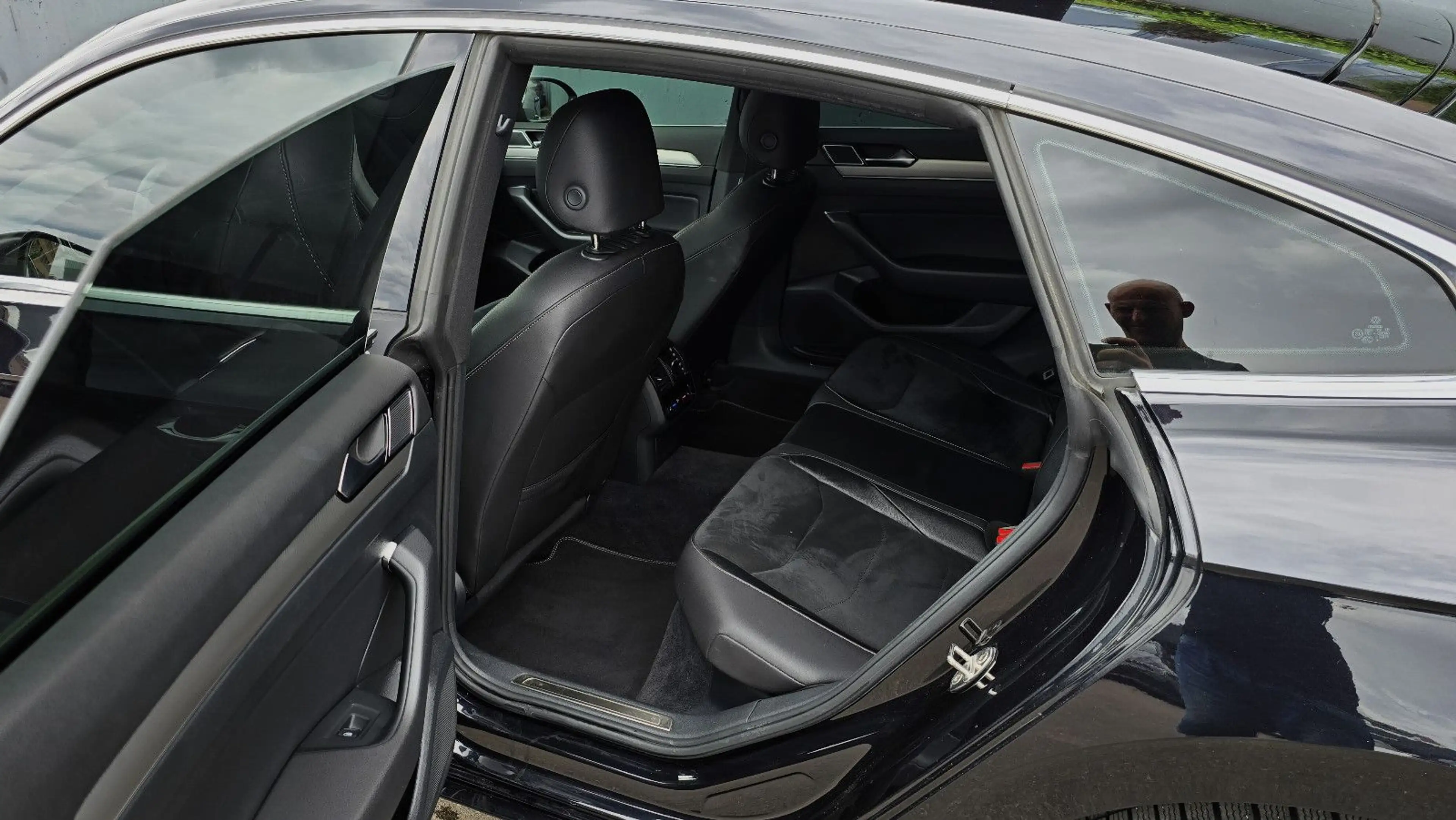 Volkswagen Arteon 2.0 TDI DSG 4M 3 x R-Line Pano/ACC/Kamera — photo 9