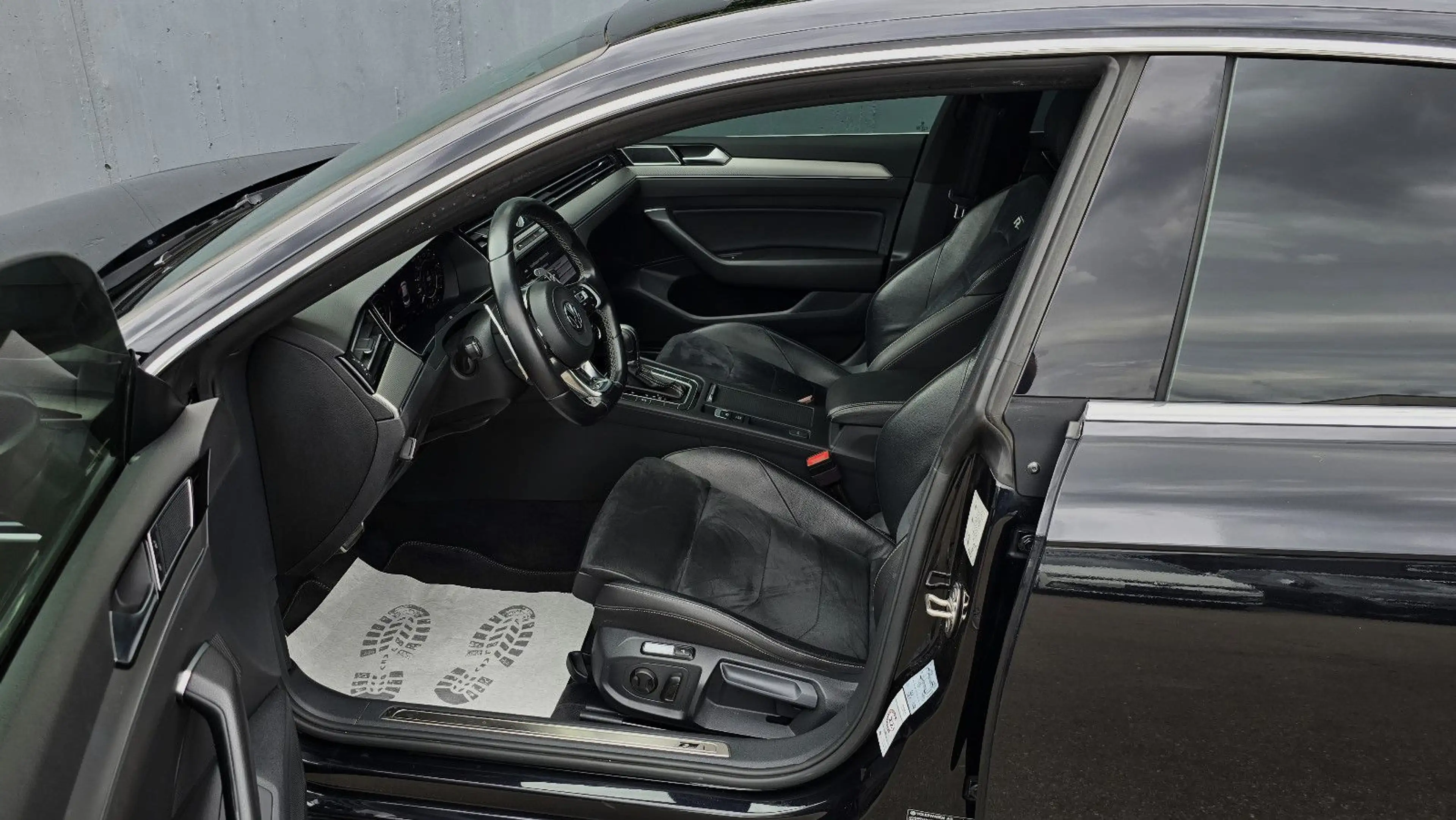 Volkswagen Arteon 2.0 TDI DSG 4M 3 x R-Line Pano/ACC/Kamera — photo 6