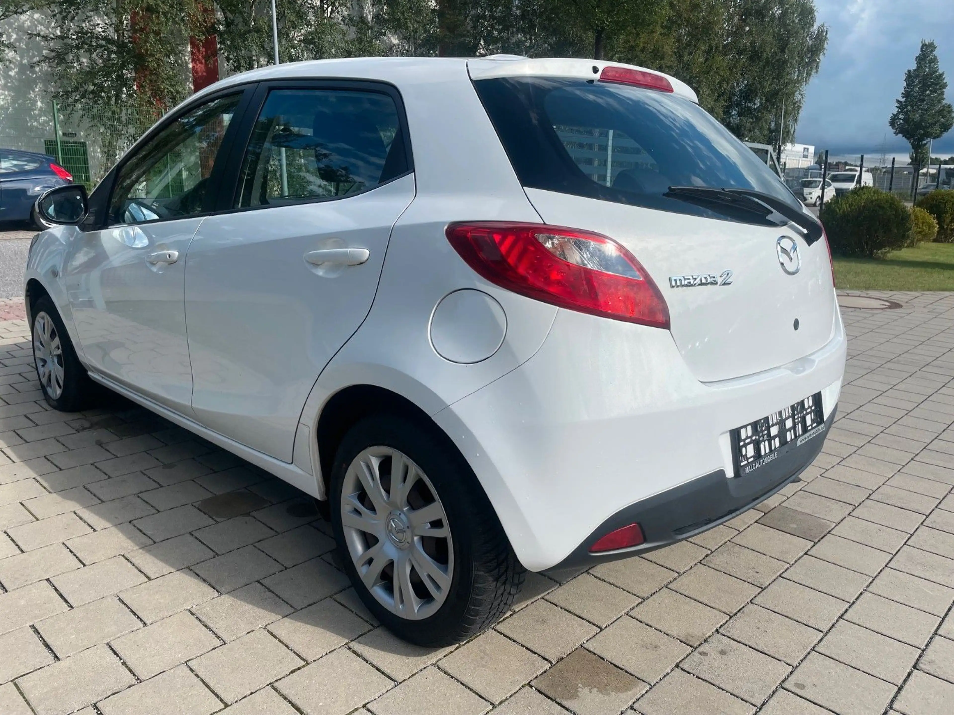 Mazda 2 Lim. 1.6 CD Center-Line(Tüv&Insp. neu/2 Hand) — photo 11