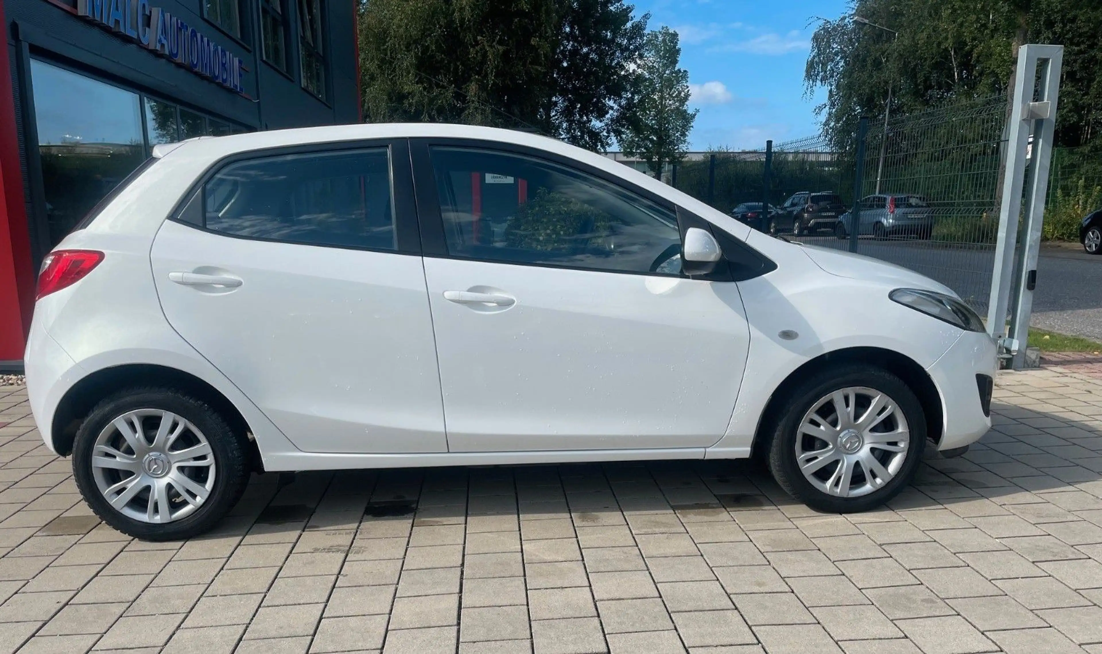 Mazda 2 Lim. 1.6 CD Center-Line(Tüv&Insp. neu/2 Hand) — photo 4