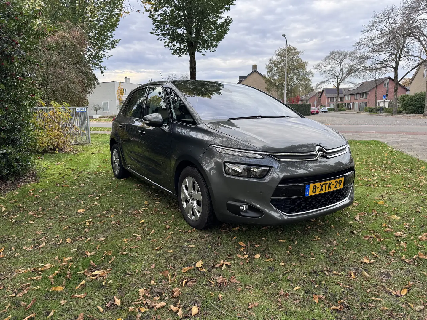 Citroen C4 Picasso C4 Picasso 1.6 e-THP Intensive Grijs - 2