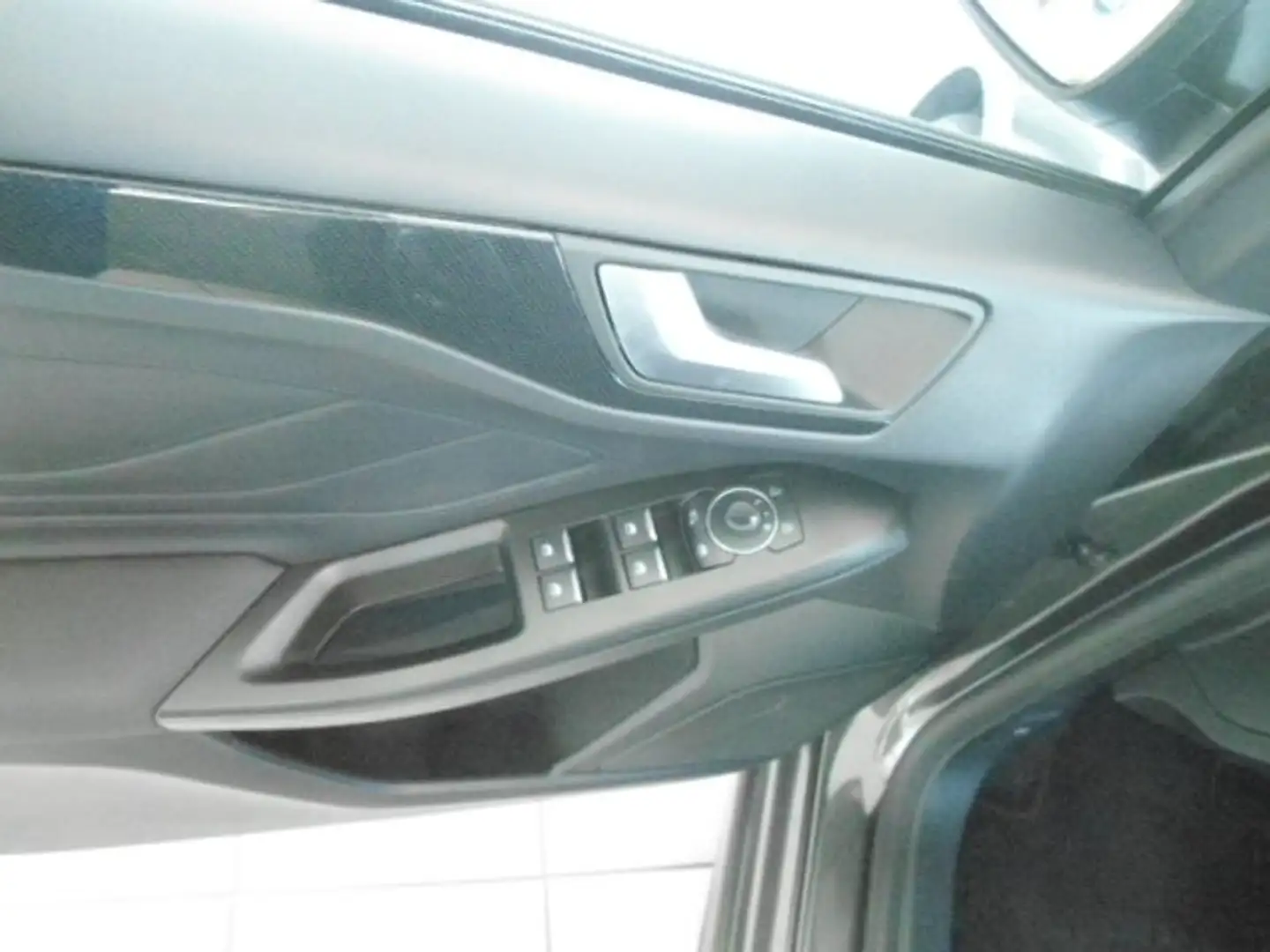 Ford Focus Turnier 1.0 EcoBoost Hybrid Aut. ST-LINE X Grau - 2
