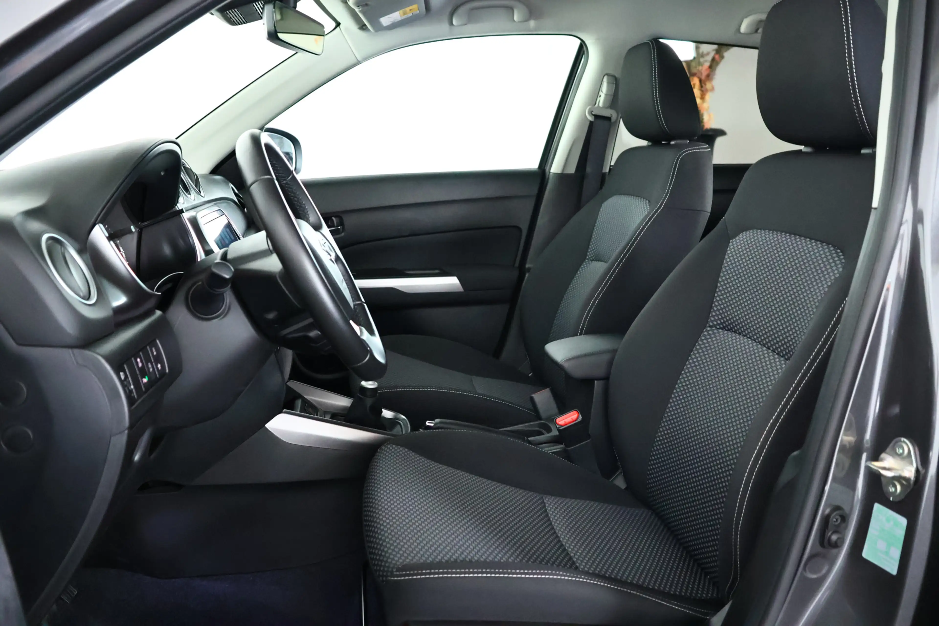 Suzuki Vitara 1.4 Boosterjet Smart Hybrid Navi / ACC / Carplay / — photo 3