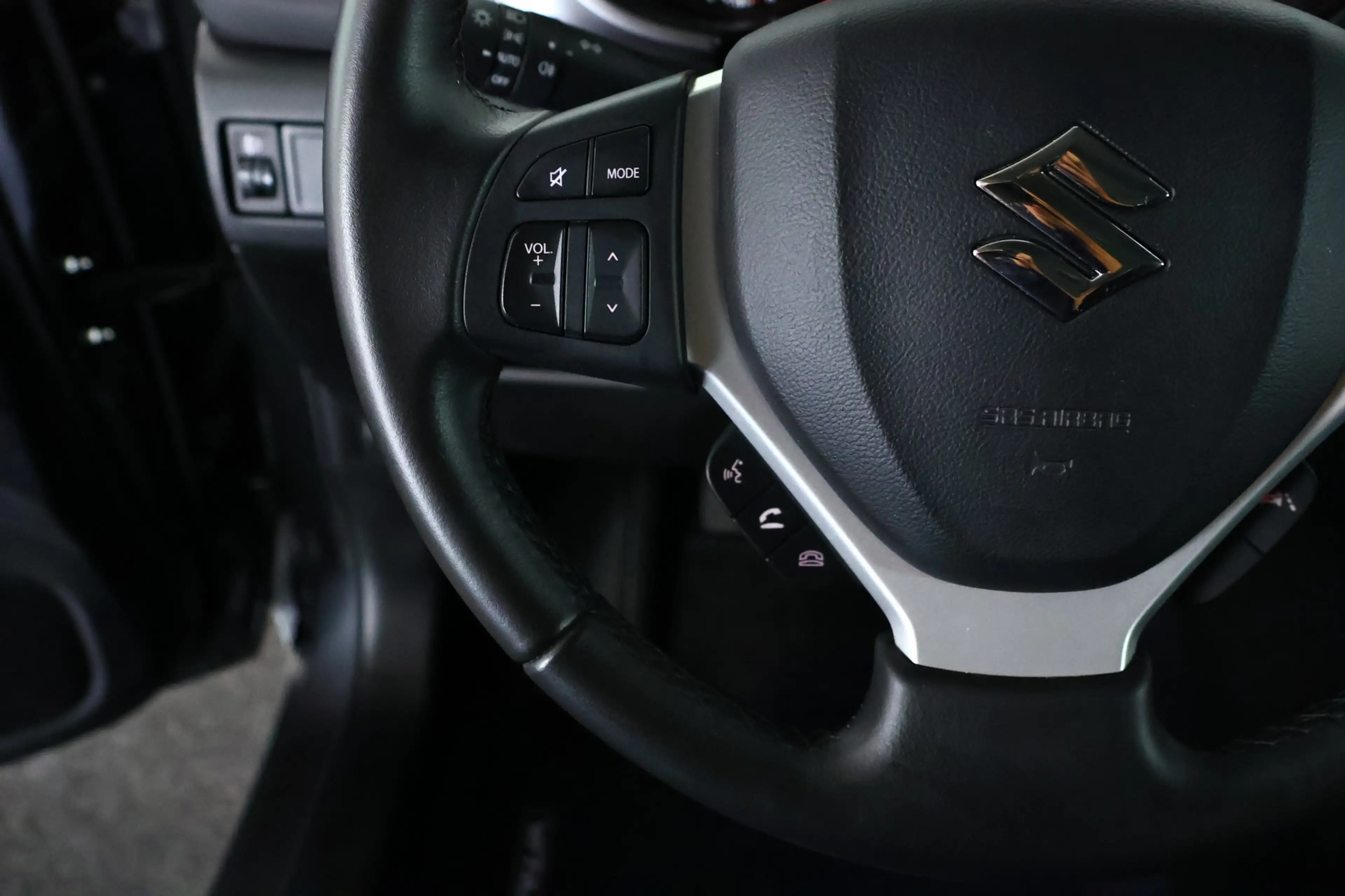 Suzuki Vitara 1.4 Boosterjet Smart Hybrid Navi / ACC / Carplay / — photo 18